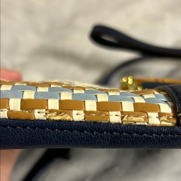 Liz Claiborne Woven Crossbody Bag With Wristlet Strap - Navy and Cream - Picture 9 of 10
